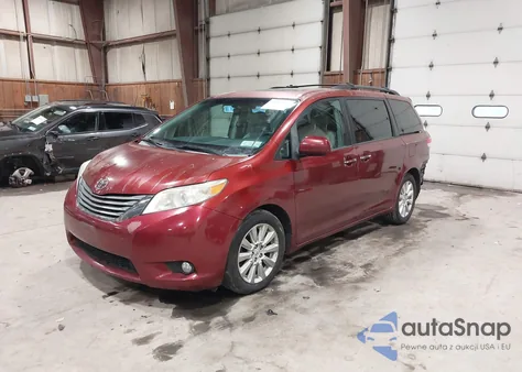 2012 Toyota Sienna Xle 7 Passenger z USA, uszkodzony, nr VIN 5TDDK3DC7CS041678